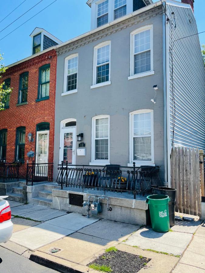 Industrial Brick Townhouse In Downtown Lancaster Villa ภายนอก รูปภาพ